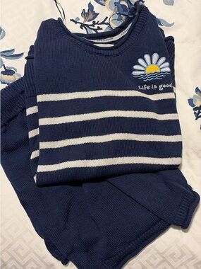 Life is Good' Navy Striped Knit Top and Shorts Set XL- 'Life Is Good'